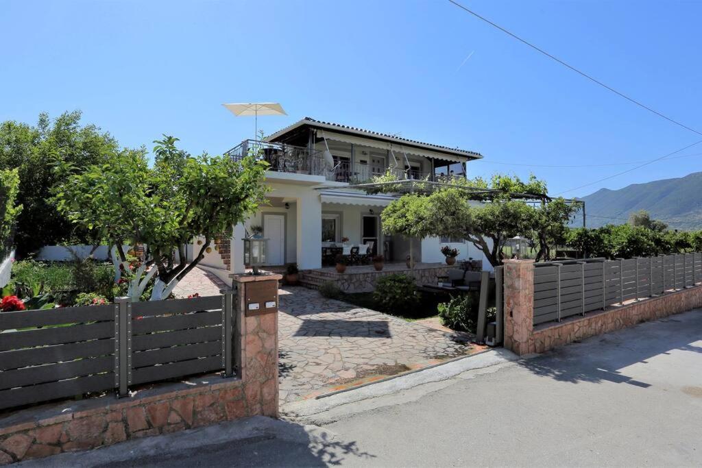 Apartament "Elegant & Quiet House" Igoumenitsa Zewnętrze zdjęcie